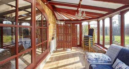 Host Stay The Arches Cottage