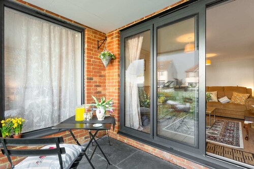 Host Stay Farrier William