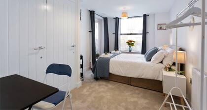 Host Stay Farrier William