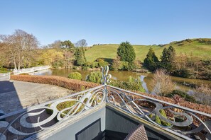 House | 6 bedrooms - Host Stay The Lakehouse (Whitby)