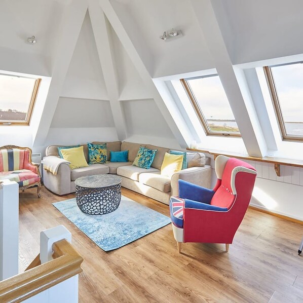 House | 3 bedrooms - Host Stay The Watchtower (Belford)