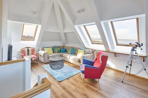 House - Host Stay The Watchtower (Belford)