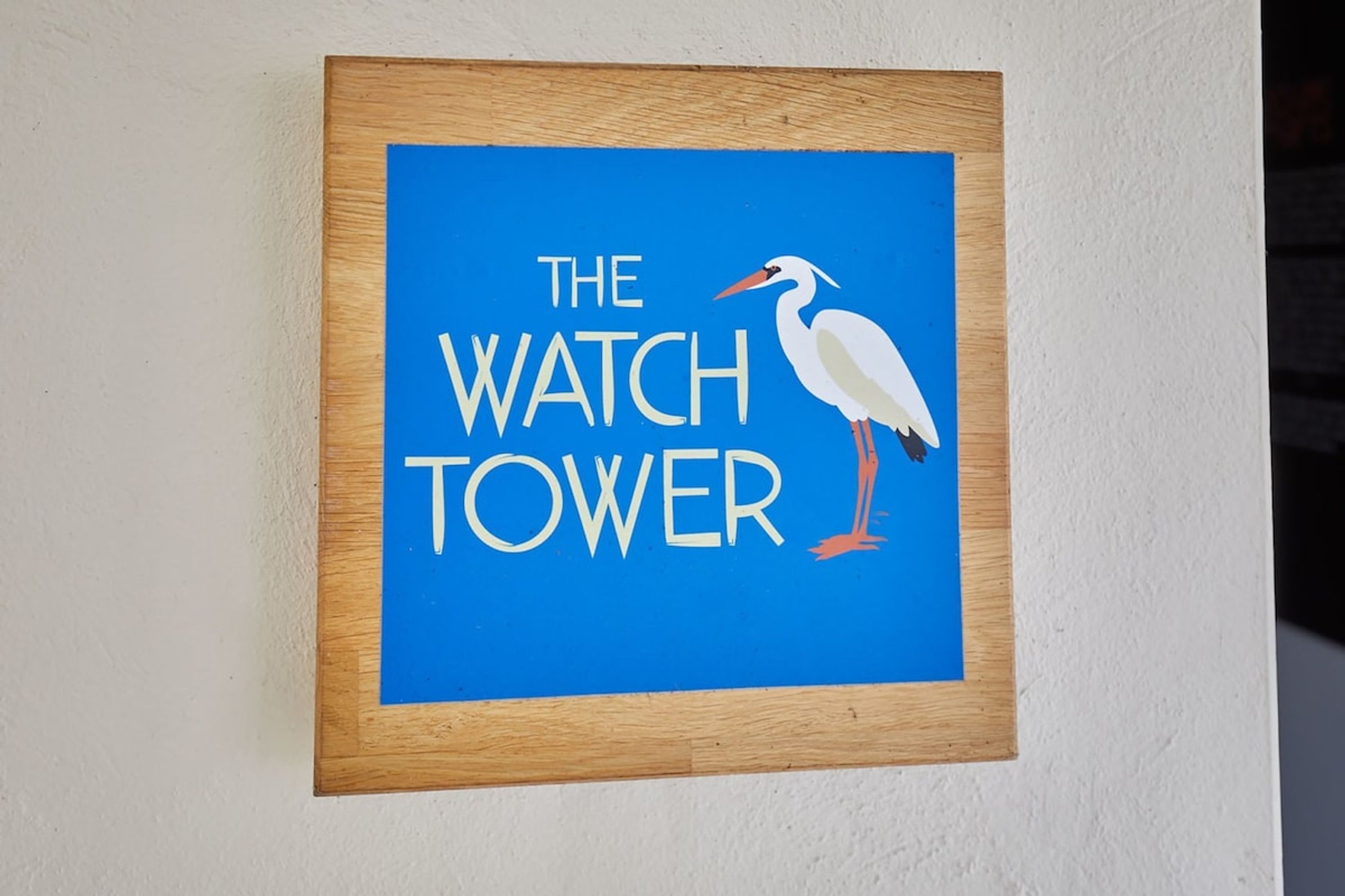 Een bord met een lijst waarop staat 