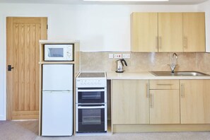 Casa, accessibile ai disabili | 1 camera, una scrivania