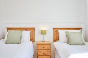 独立别墅, 无障碍 | 2 多间卧室、办公桌