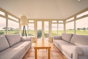 House | 5 bedrooms, Internet - Host Stay Cheviot View (Seahouses)