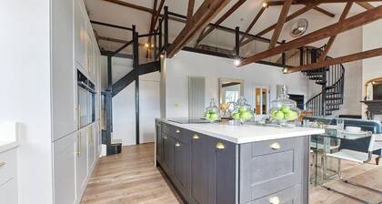 Host Stay The Old Workhouse