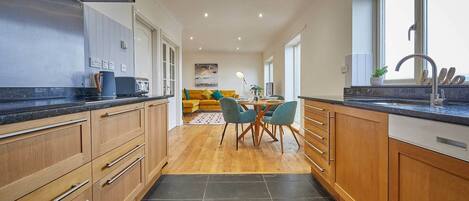 4 عدّة غرف نوم