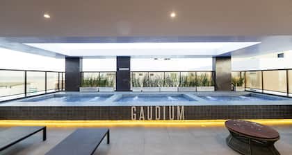 Qavi - Gaudium Apart Hotel