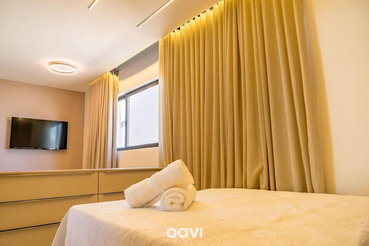 Suite | Minibar, cortines opaques, planxa i posts de planxar i wifi gratuïta