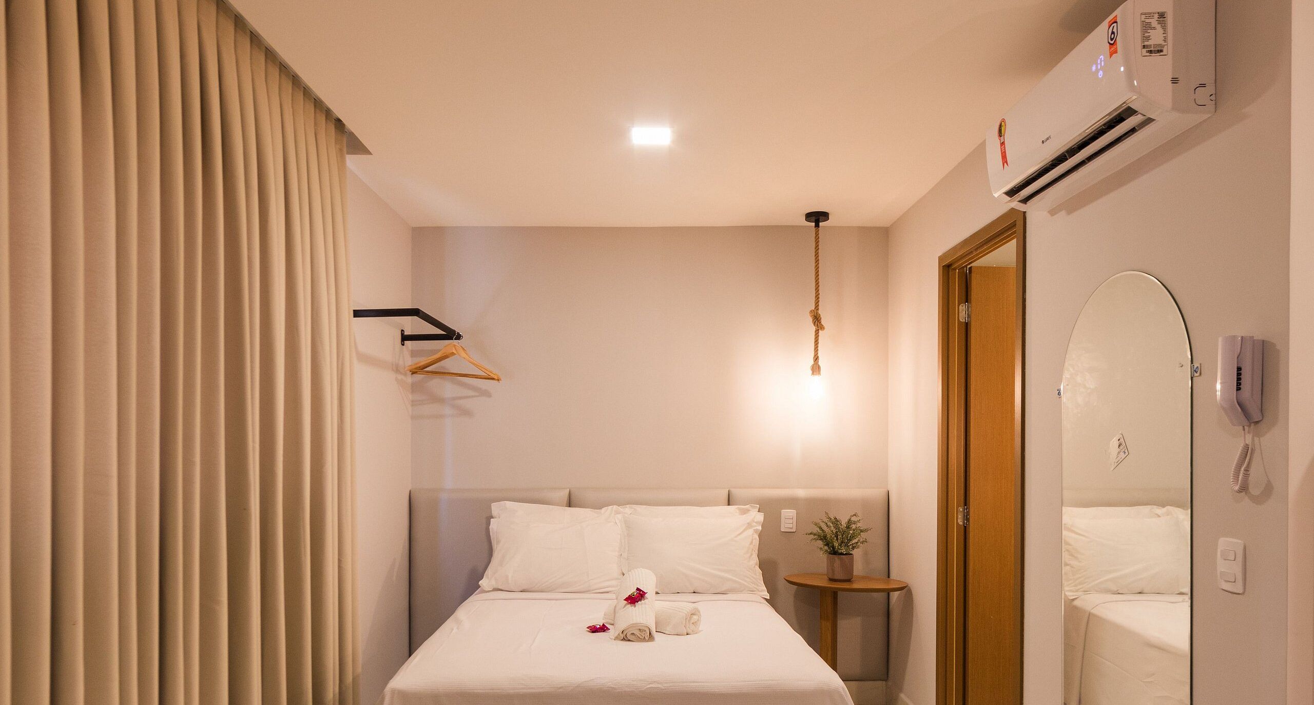 Studio | Minibar, blendingsgardiner, strykejern/-brett og wi-fi (inkludert)