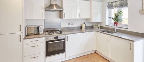 Casa | Cocina privada | Tetera eléctrica y tostadora