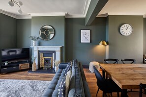 House | 6 bedrooms, desk - Host Stay Raven House (Whitby)