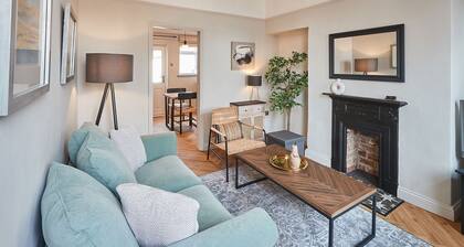 Host Stay The Railman s House