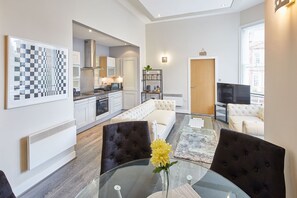 Apartment | 2 bedrooms - Host Stay Three Bays (Scarborough)