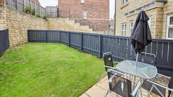 House | 2 bedrooms, desk, Internet