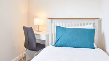 2 عدّة غرف نوم ومكتب وخدمة الإنترنت