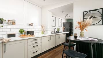 House | 5 bilik tidur