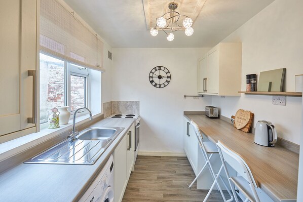 House | 2 bedrooms, desk - Host Stay The Railway Cottage (Saltburn-by-the-Sea)