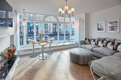 Host Stay Oxford House