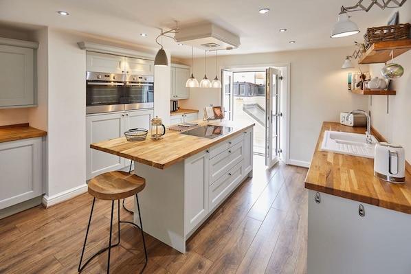 House | 6 bedrooms, desk - Host Stay One Mulgrave Place (Whitby)