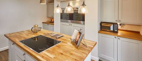 6 habitaciones y escritorio