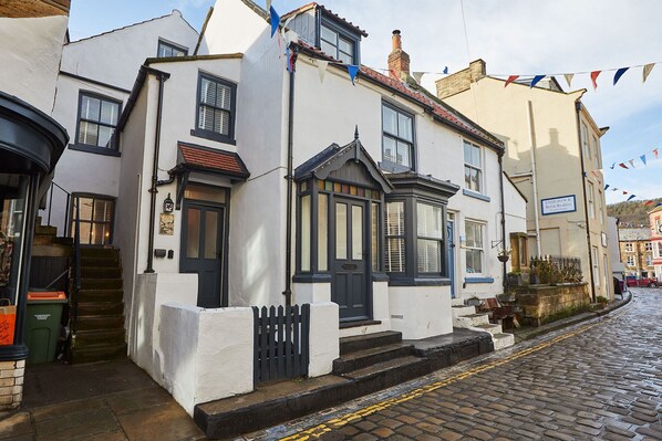Apartment | 4 bedrooms - Host Stay Toffee Crackle House (Saltburn-by-the-Sea)