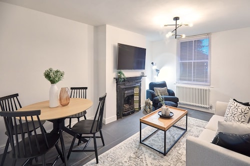 Host Stay High Street Cottage