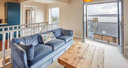 Host Stay Watch House