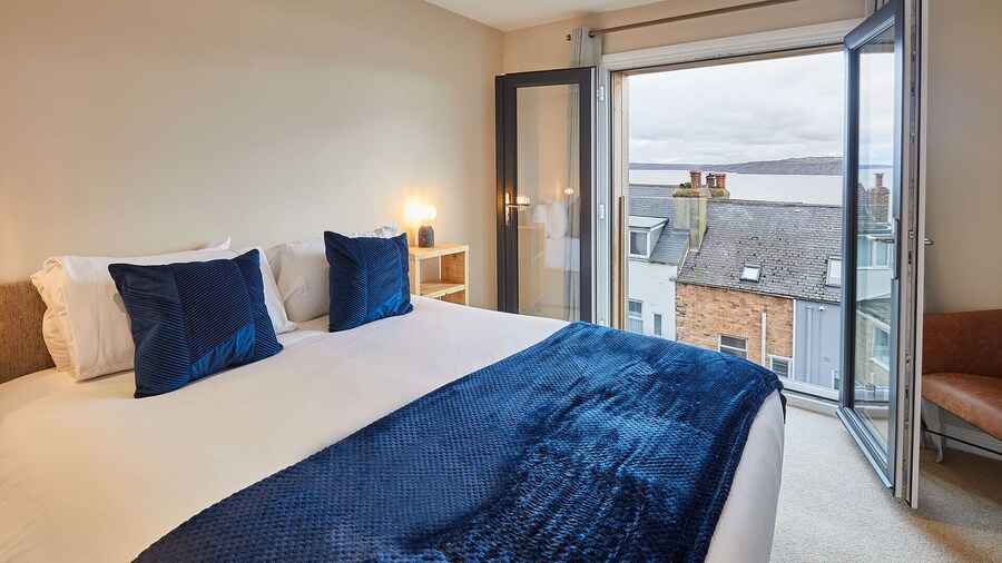 Host Stay Watch House