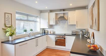 Host Stay Newsam Crescent