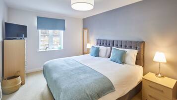 Apartemen | 2 kamar tidur dan meja kerja