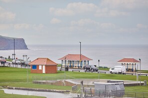 Apartemen | 2 kamar tidur dan meja kerja