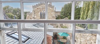 Host Stay The Old School House