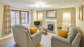 House | 2 bedrooms, desk, Internet