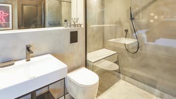 House, Accessible | 2 bedrooms, desk