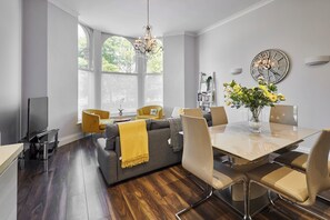 Interior - Host Stay Brooklands Timeless (Scarborough)