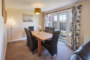 House | 4 bedrooms - Host Stay Driftwood (Chathill)