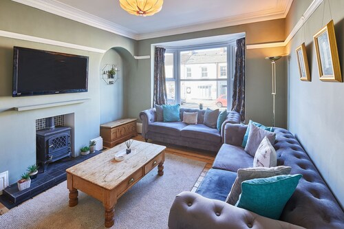 Host Stay High Street