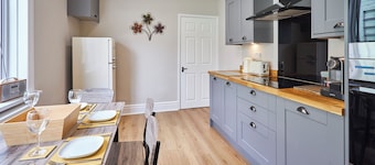 Host Stay Leaf Cottage