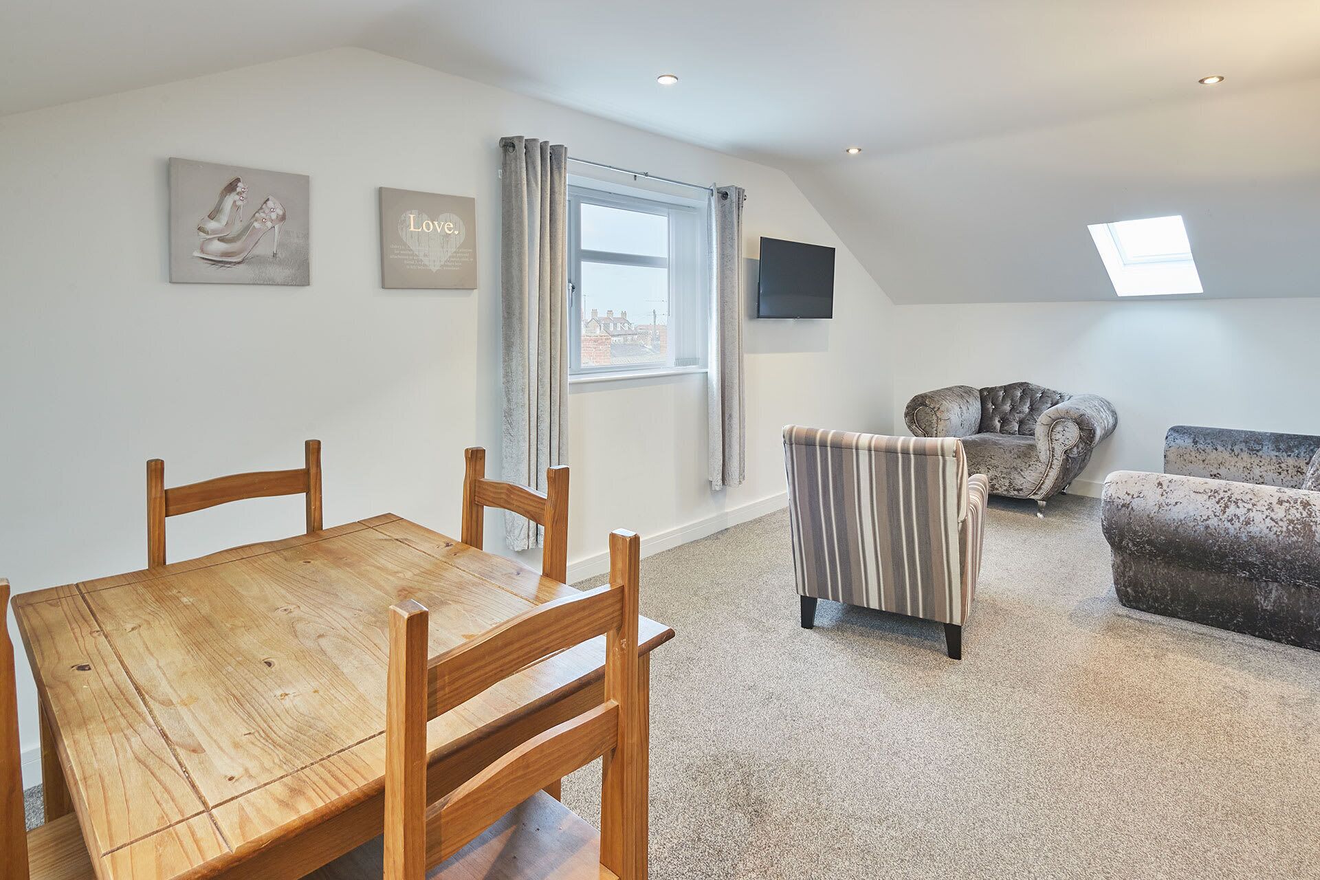 อพาร์ทเมนท์ | 2   ห้องนอน