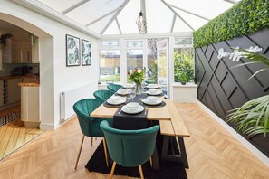 Nhà | 4 phòng ngủ