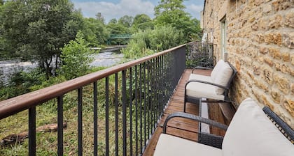 Host Stay River View Cottage