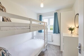 House - Host Stay Cayton Bay Cottage (Scarborough)