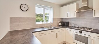 Host Stay Cayton Bay Cottage