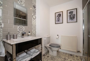 Nhà | 4 phòng ngủ