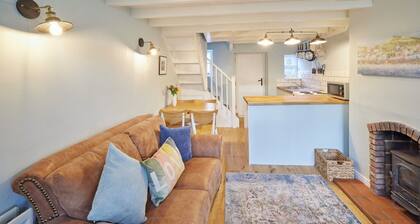 Host Stay Honey Cottage