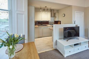 Apartment | 1 bedroom - Host Stay Sandpiper Apartment (Whitby)