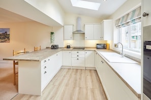 House | Meja