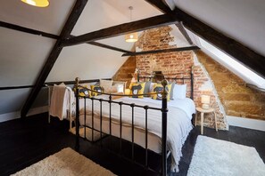 House | 4 bedrooms - Host Stay Atlanta Cottage (Whitby)